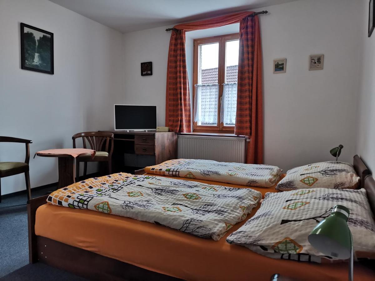 Penzion Pod Zamkem Zruc nad Sazavou Bagian luar foto